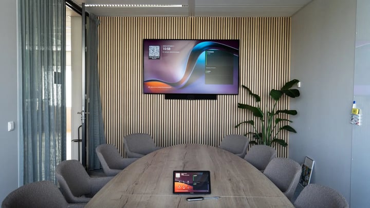 Het verschil tussen Microsoft Teams en Microsoft Teams Rooms