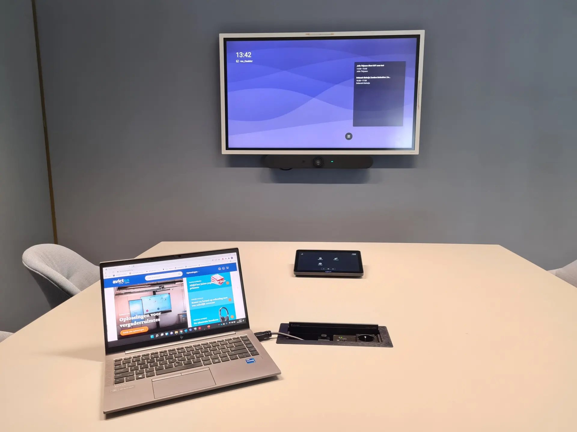 Teams-vergaderruimte-met-Samsung-Flip