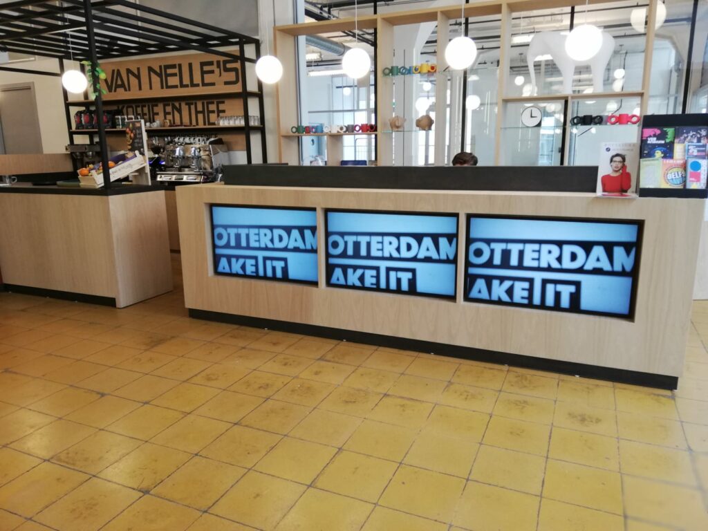 Samsung Videowall in receptie balie